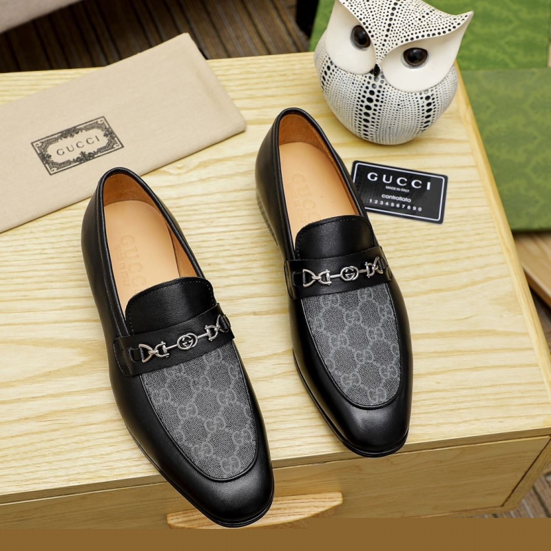 G*u*i leather shoes